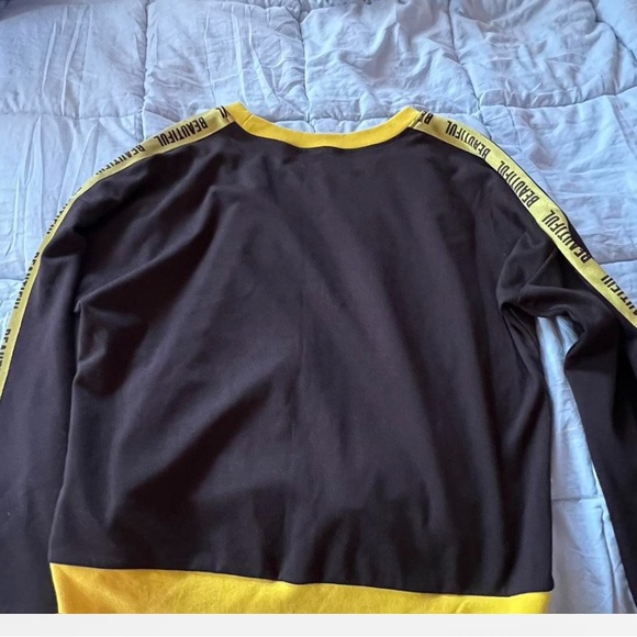 New York & Company Crewneck - Picture 2 of 2